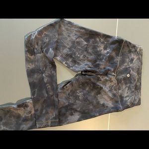 Lululemon Diamond Grey “Marbled” Align Leggings Size 6 28”